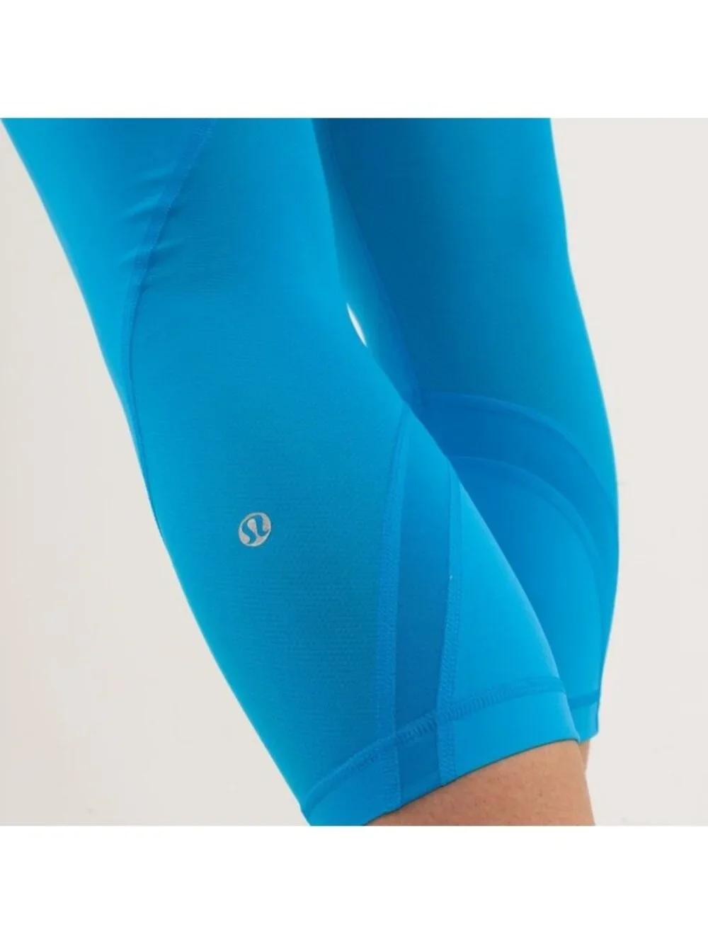 Lululemon Run: Inspire Crop II Beach Blanket Blue / Wee Are From Space Aquamari